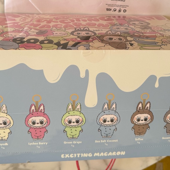 POP MART Exciting Macaron Labubu Vinyl Face Blind Box - Set of 6 non-repeat - Picture 3 of 5